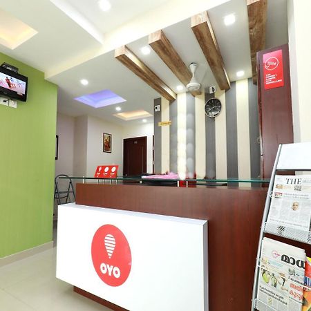 Oyo 6728 Almas Residency Hotel Kochi Exterior foto