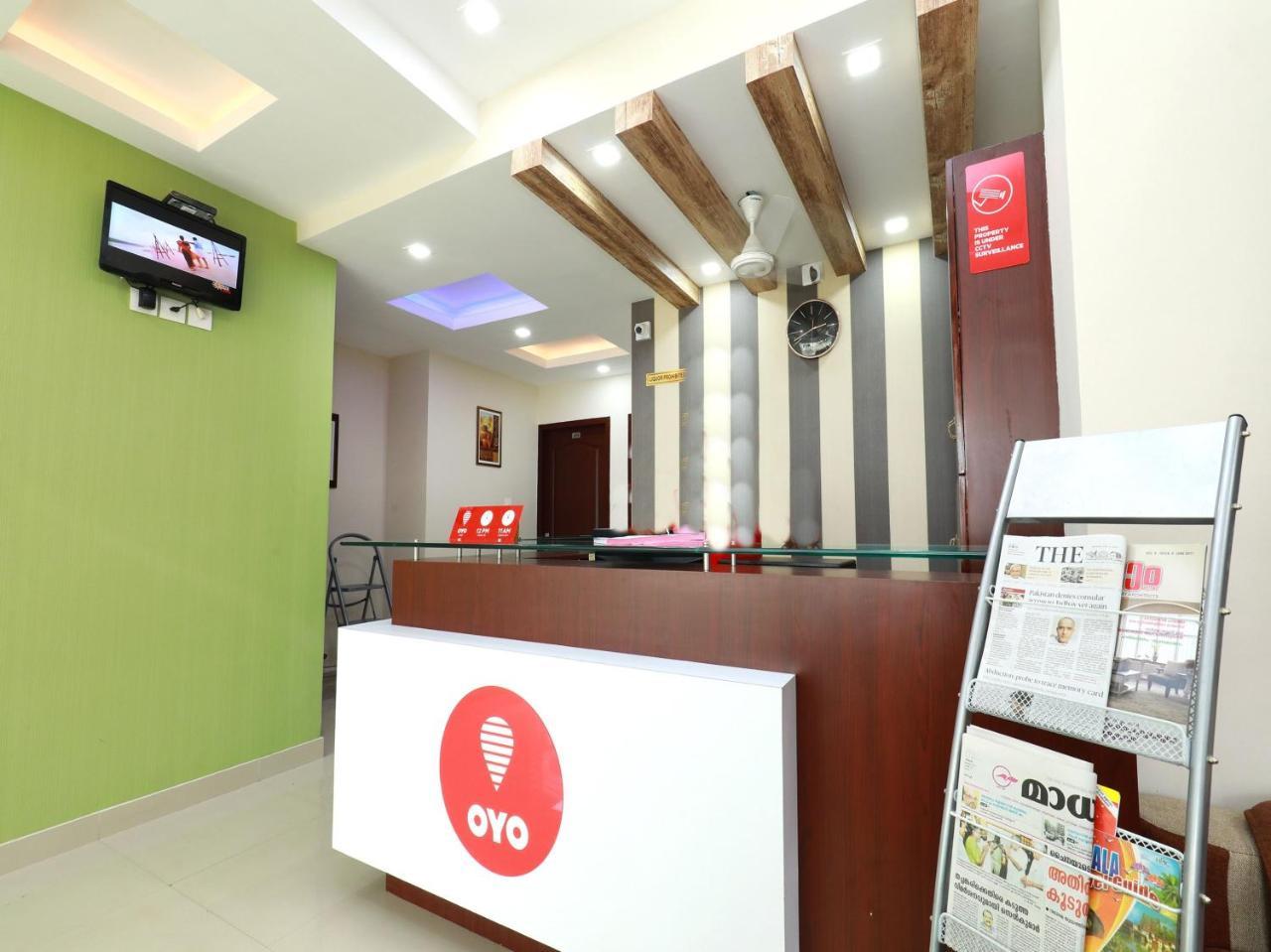Oyo 6728 Almas Residency Hotel Kochi Exterior foto