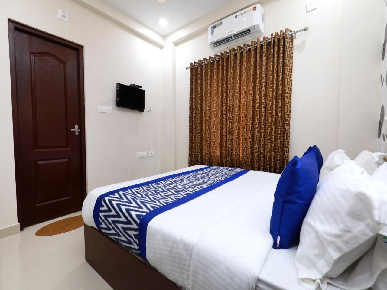 Oyo 6728 Almas Residency Hotel Kochi Exterior foto