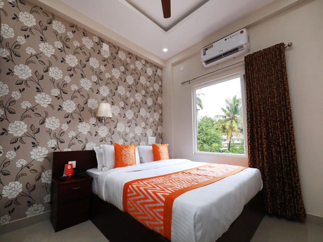 Oyo 6728 Almas Residency Hotel Kochi Exterior foto