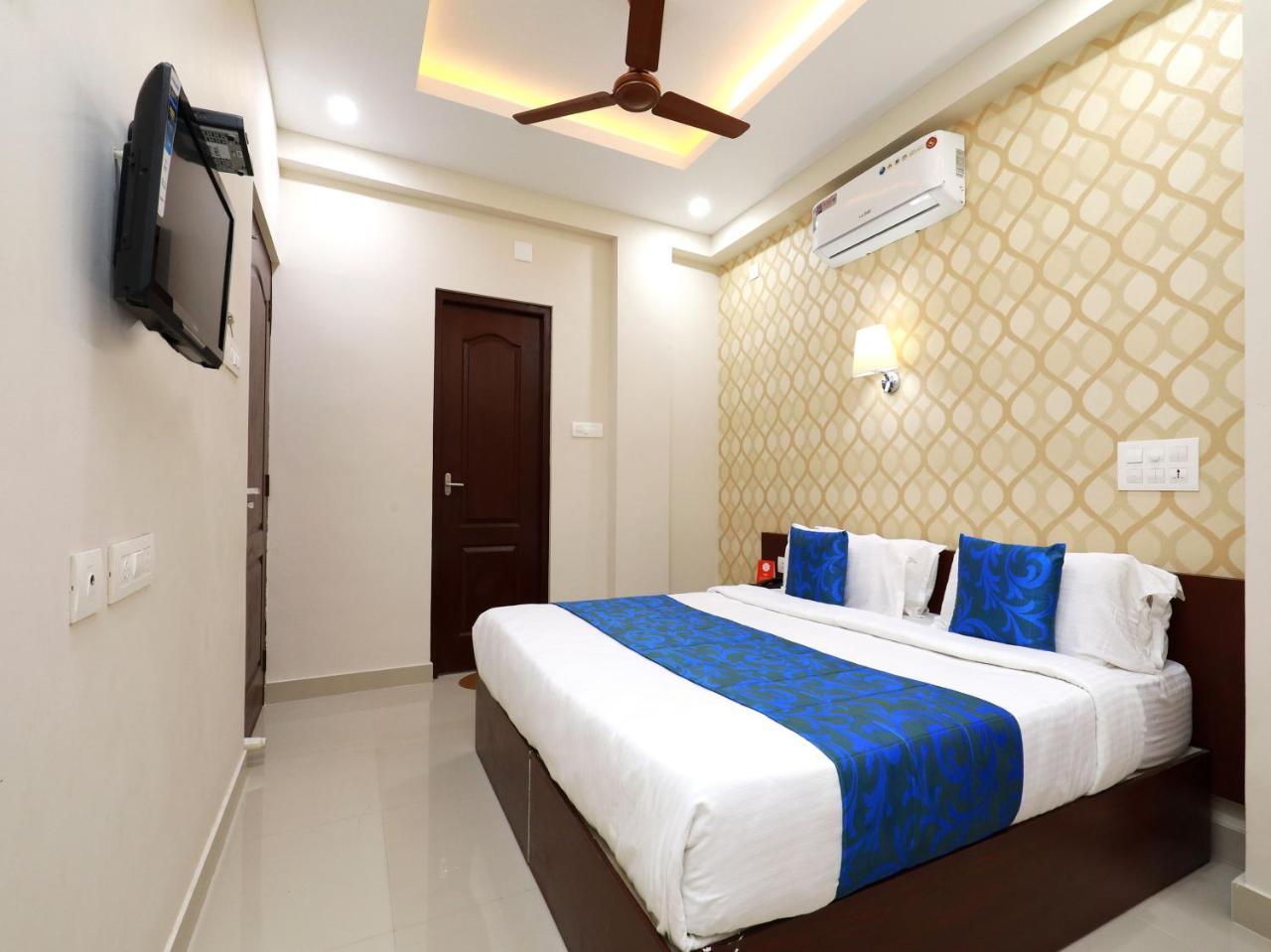 Oyo 6728 Almas Residency Hotel Kochi Exterior foto