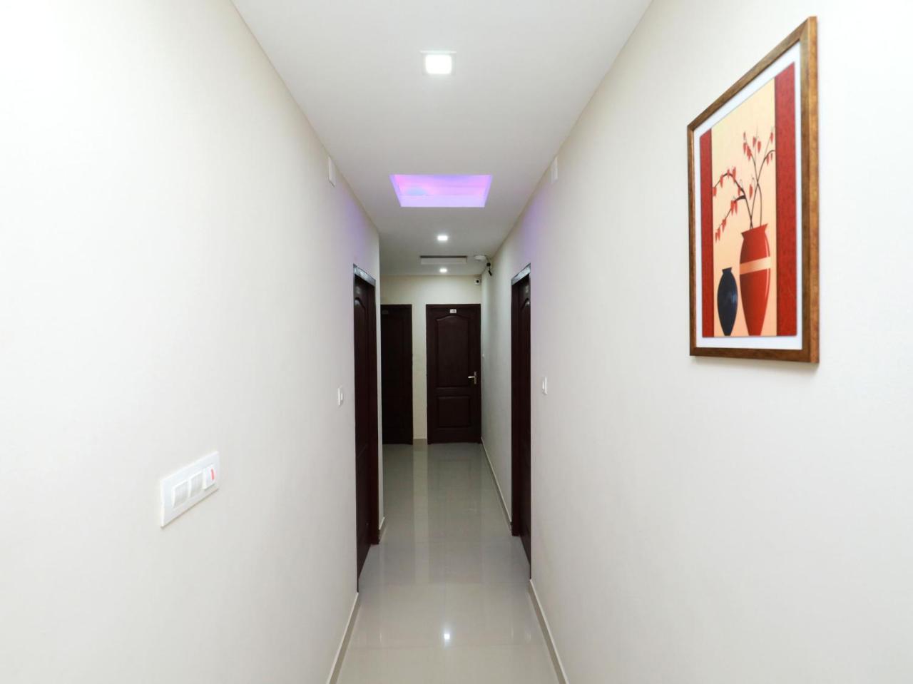 Oyo 6728 Almas Residency Hotel Kochi Exterior foto