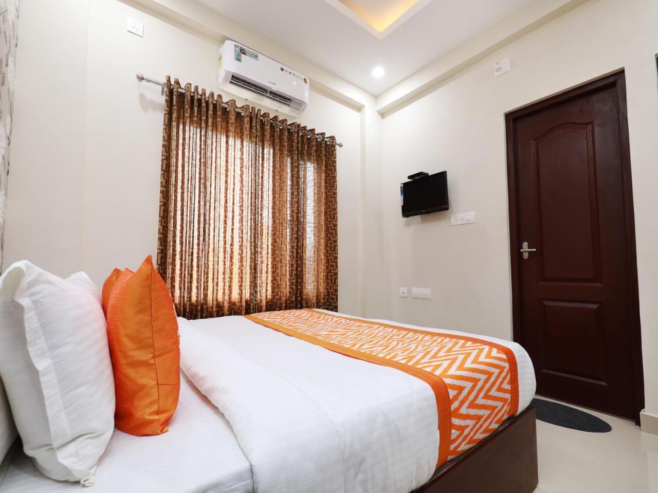 Oyo 6728 Almas Residency Hotel Kochi Exterior foto