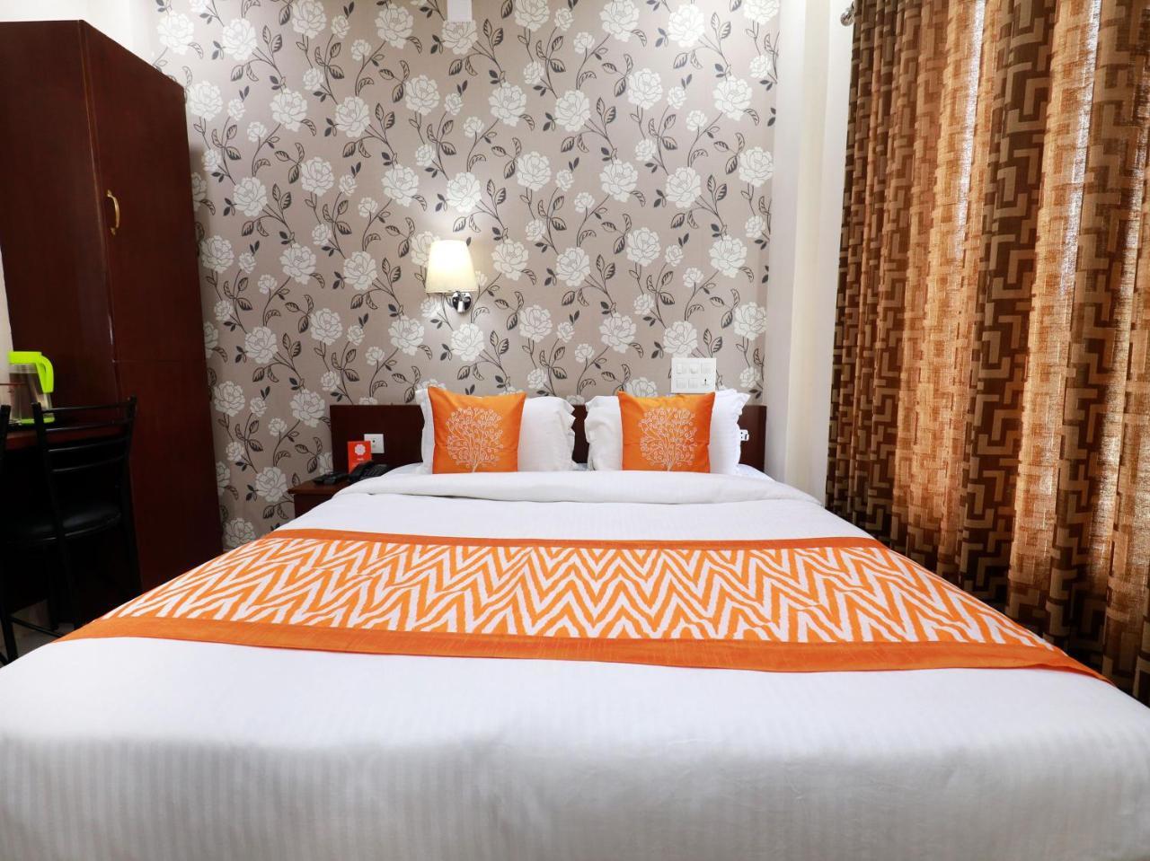 Oyo 6728 Almas Residency Hotel Kochi Exterior foto