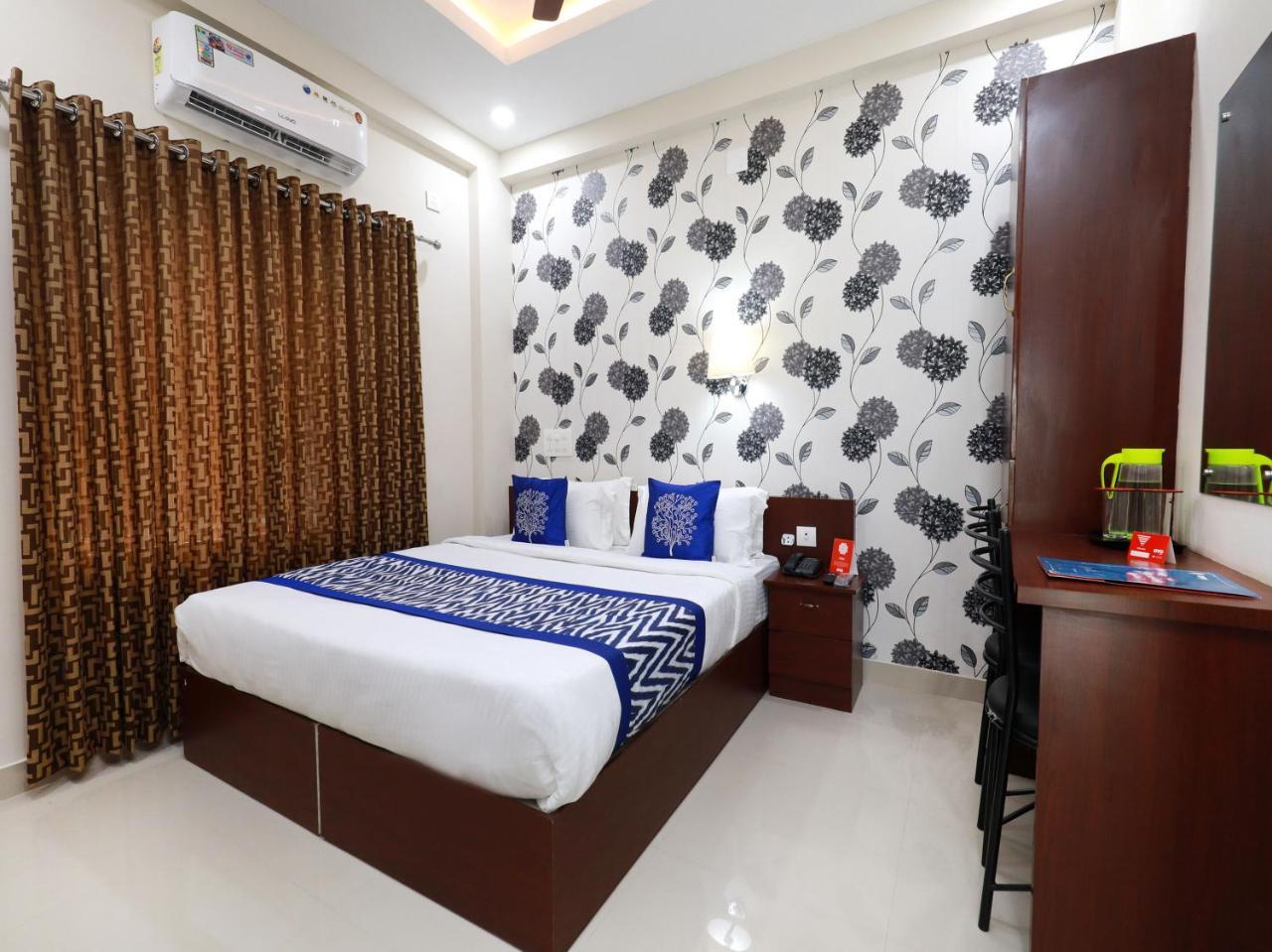 Oyo 6728 Almas Residency Hotel Kochi Exterior foto