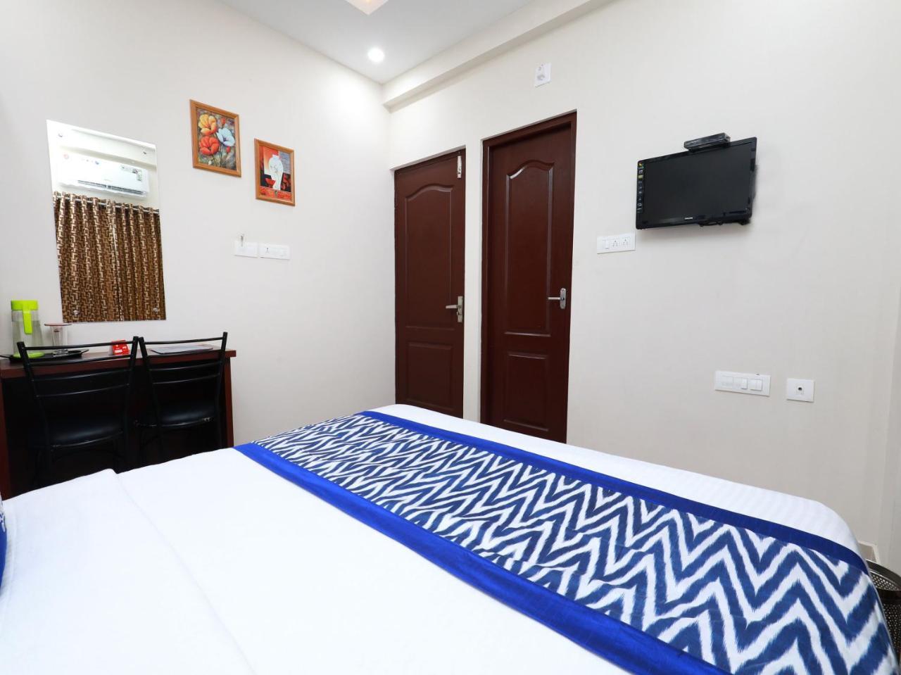 Oyo 6728 Almas Residency Hotel Kochi Exterior foto