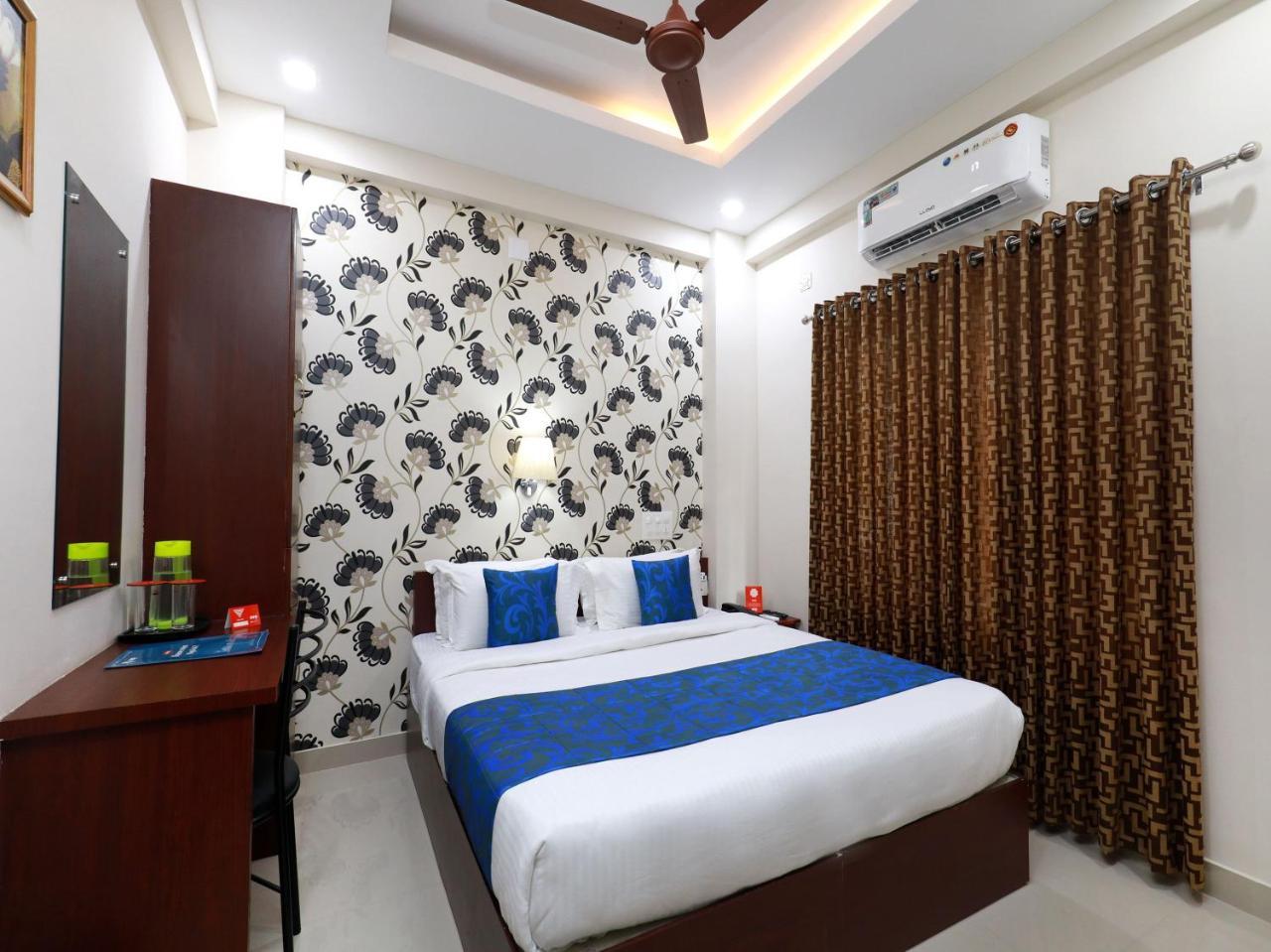 Oyo 6728 Almas Residency Hotel Kochi Exterior foto
