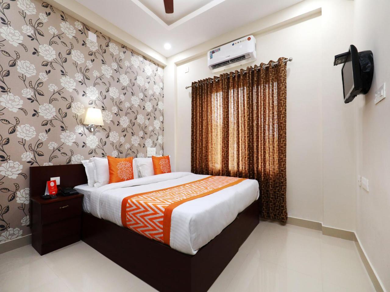 Oyo 6728 Almas Residency Hotel Kochi Exterior foto